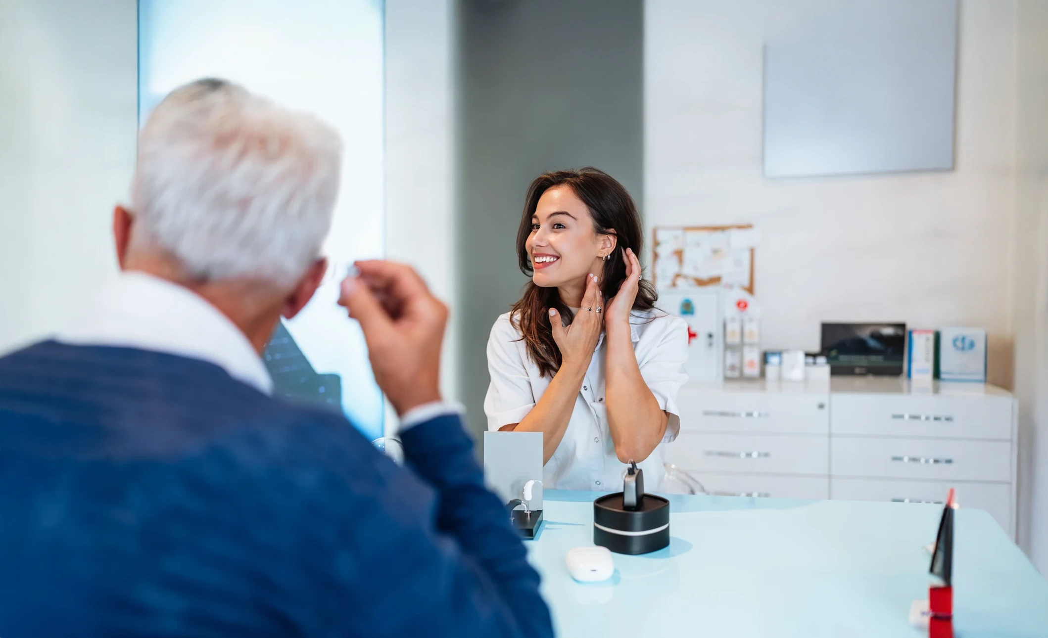 Consultation médicale prénatale en intérieur